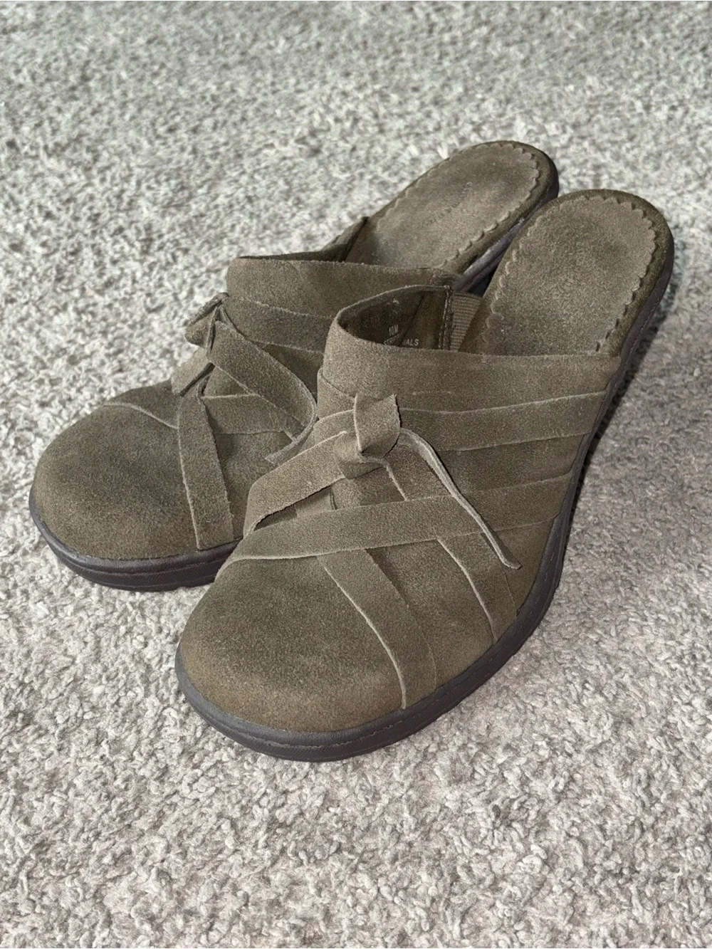 VTG Ellemenno Strippy Y2K Olive Suede Mule Heels Women’s‎ Size 10M 2000’s Grunge